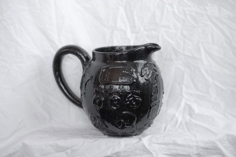 Water jug. Enamel and resin on ceramic (SOLD)